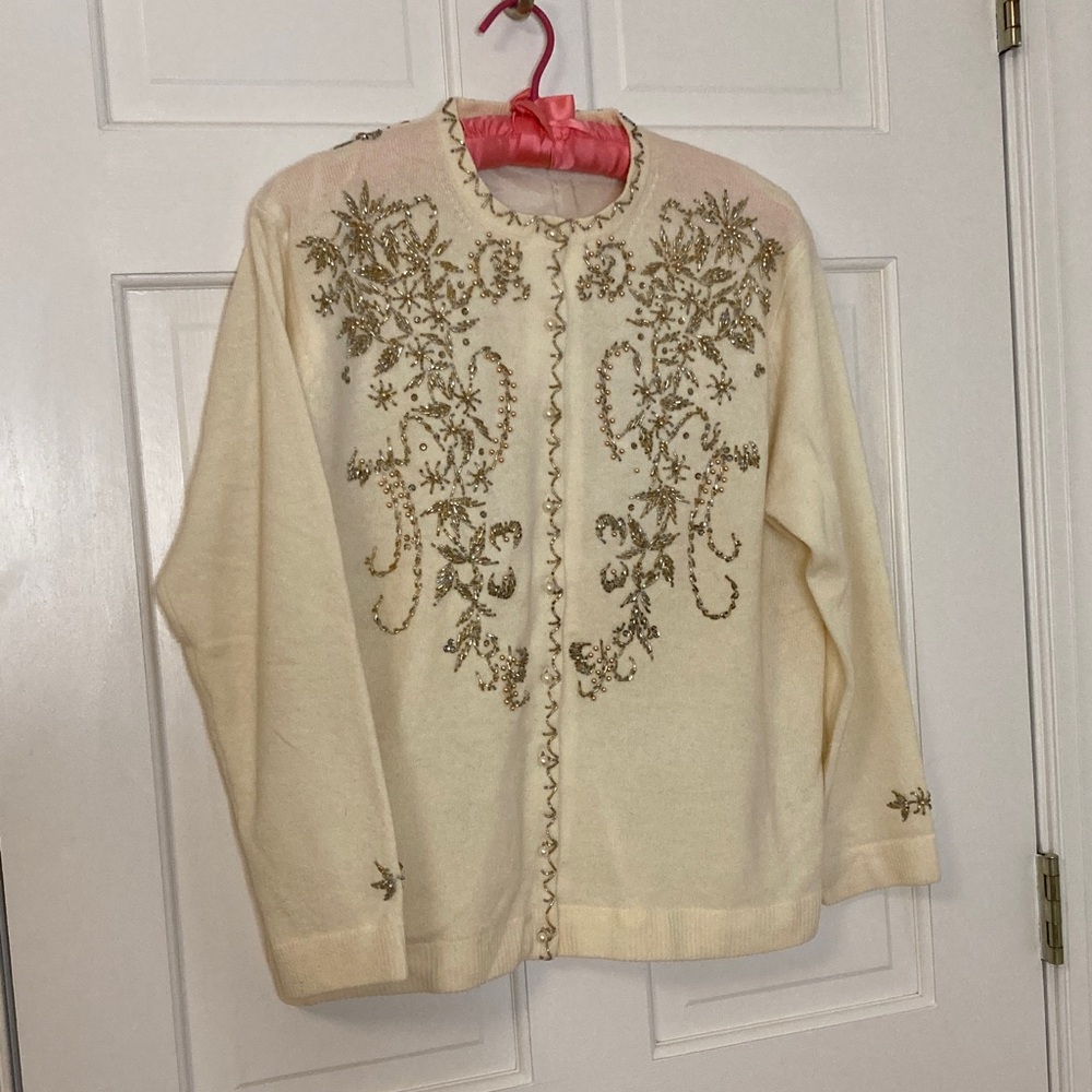 Very Vintage 1950’s Embroidered Cream Sweater